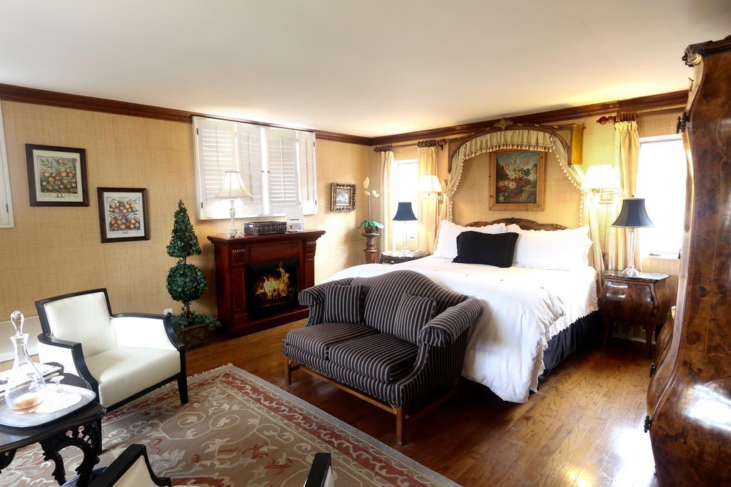 The Bed And Breakfast Inn At La Jolla San Diego Room photo