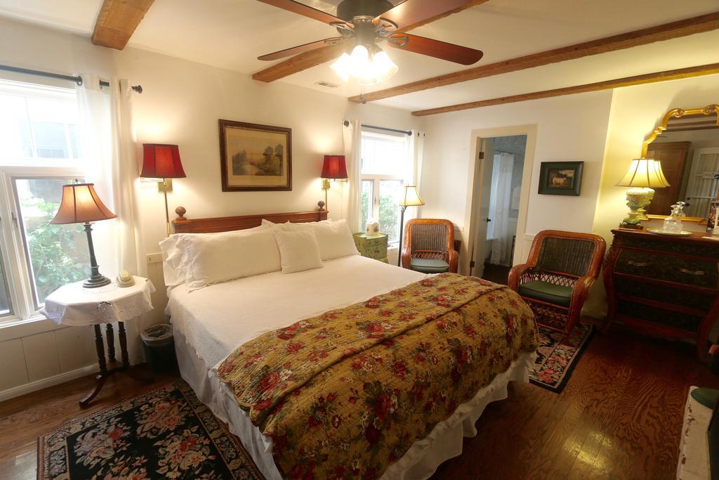 The Bed And Breakfast Inn At La Jolla San Diego Room photo